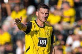 Kies Borussia Dortmund- voetbalshirt nr. 13 vanwege Ballack